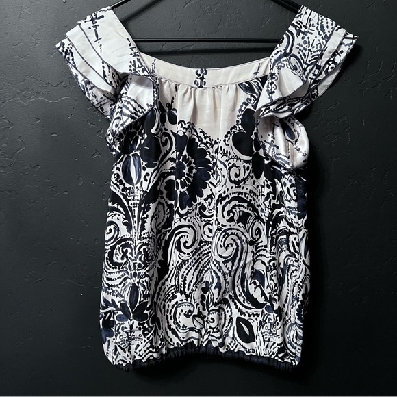 For Joseph blouse Size: M Color: Black/ white print 100% silk like New - Picture 5 of 7
